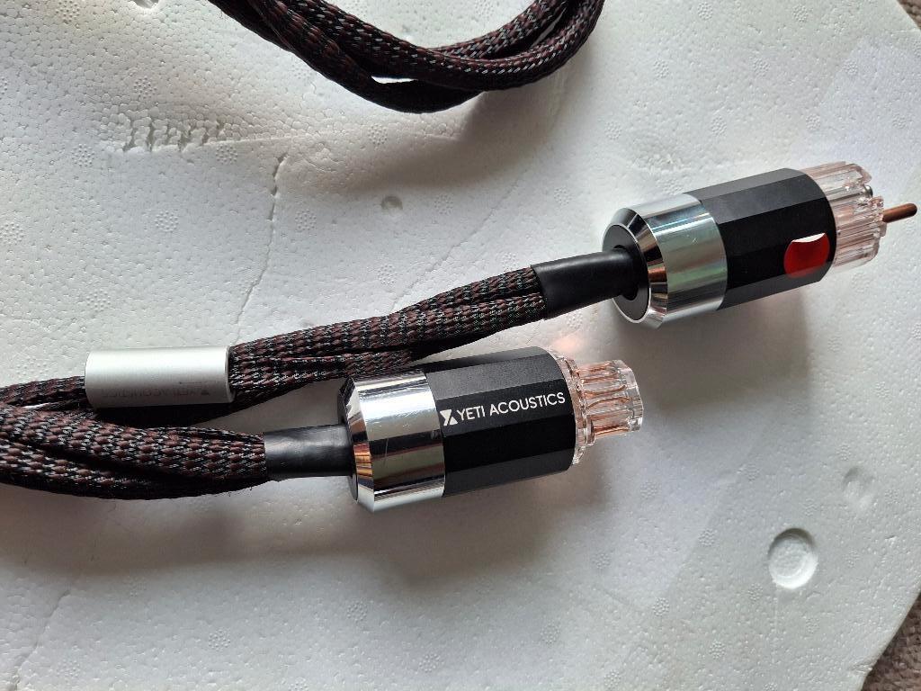 Yeti Acoustics Reference V3  1,5 M (C13), Ophalen of Verzenden, Zo goed als nieuw, Minder dan 2 meter, Interlink-kabel