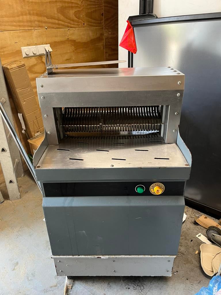 GGMGASTRO Brood snijmachine, Ophalen