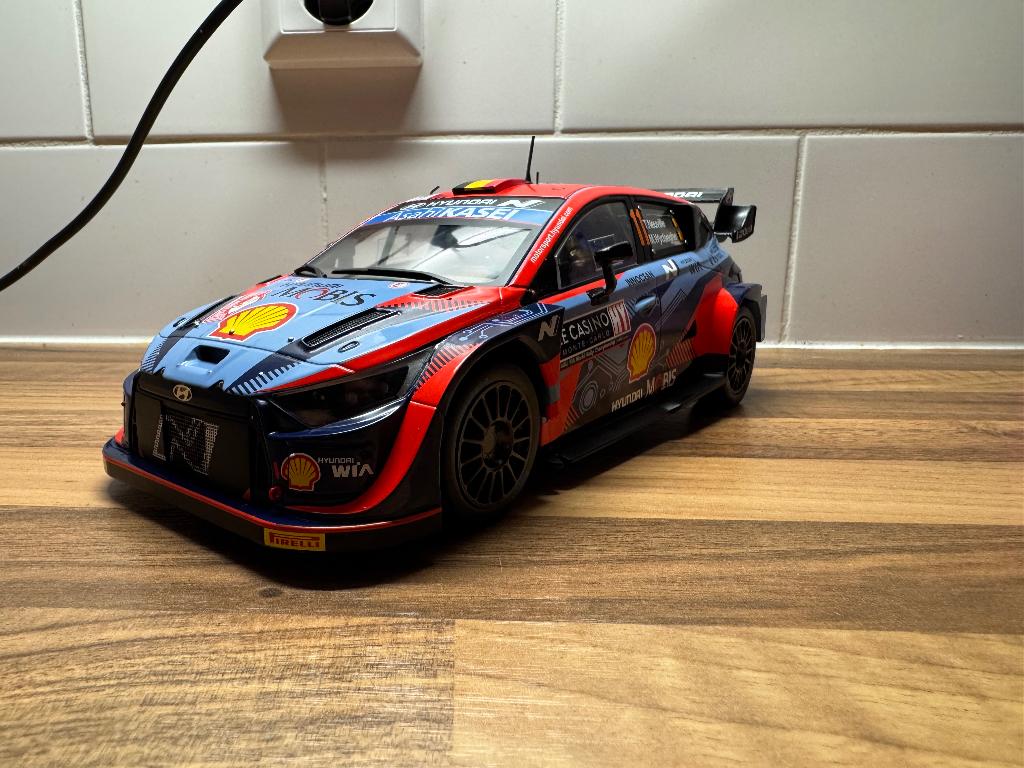 Ixo models hyundia i20 WRC neuville 1:18, Hobby en Vrije tijd, Modelauto's | 1:18, Verzenden, Zo goed als nieuw, Auto, Overige merken