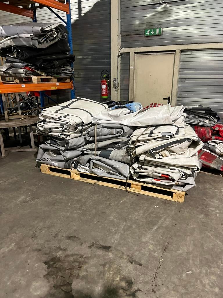 Partij gebruikte vrachtwagen zeilen., Ophalen, Gebruikt, Overige merken