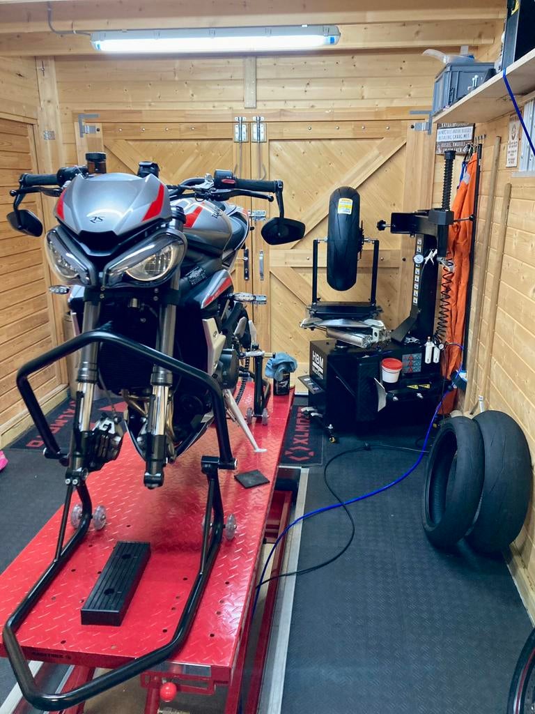 Motorbanden montage service, Ophalen