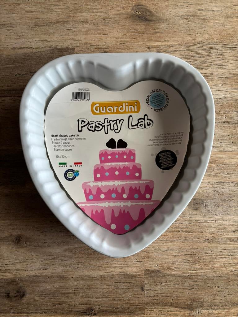 Hartvormige cake bakvorm | 25 cm x 25 cm, Ophalen of Verzenden, Zo goed als nieuw