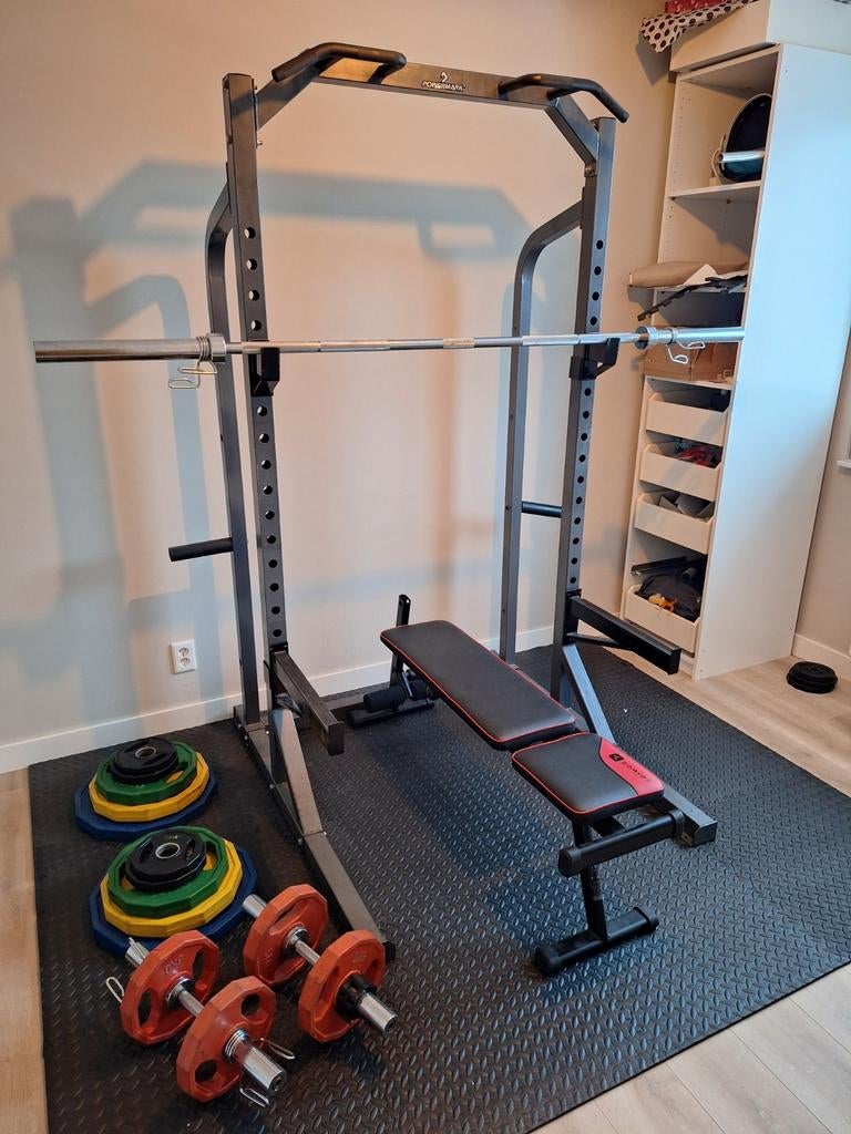 Complete fitness set met Olympische halterstang / Squatrek, Ophalen, Zo goed als nieuw, Krachtstation