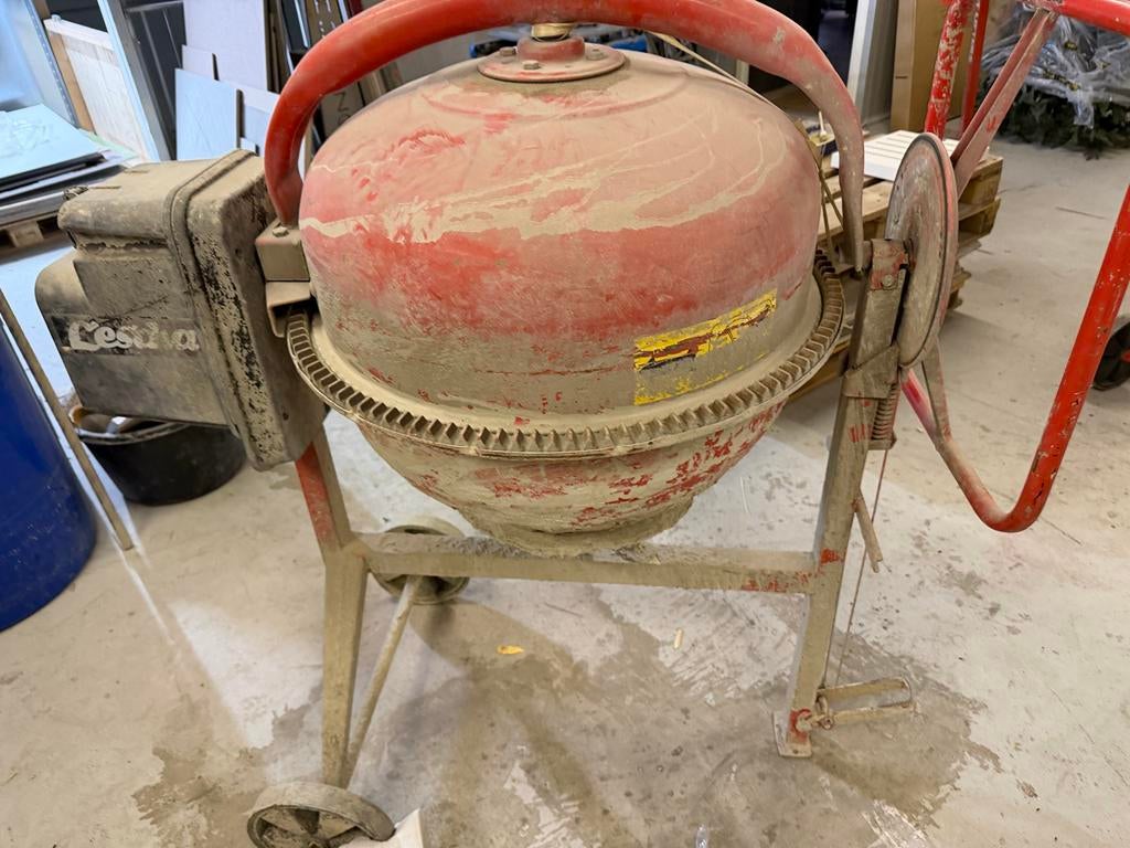 Betonmolen - Gebruikt, Ophalen, Gebruikt