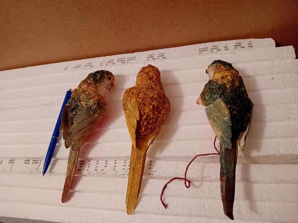 Set van drie decoratieve papagaai Leuk voor in huis. zijn in, Geslacht onbekend, Kleurkanarie