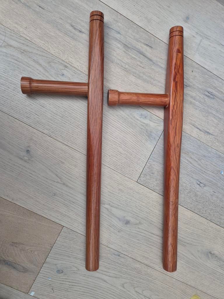 Twee houten vechtsport stokken, Maat XS of kleiner, Ophalen of Verzenden, Overige