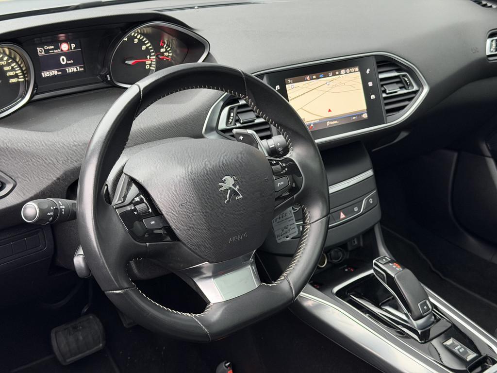 Peugeot 308 SW 1.2 PureTech Allure, Auto's, Stof, Gebruikt, 1199 cc, 630 kg