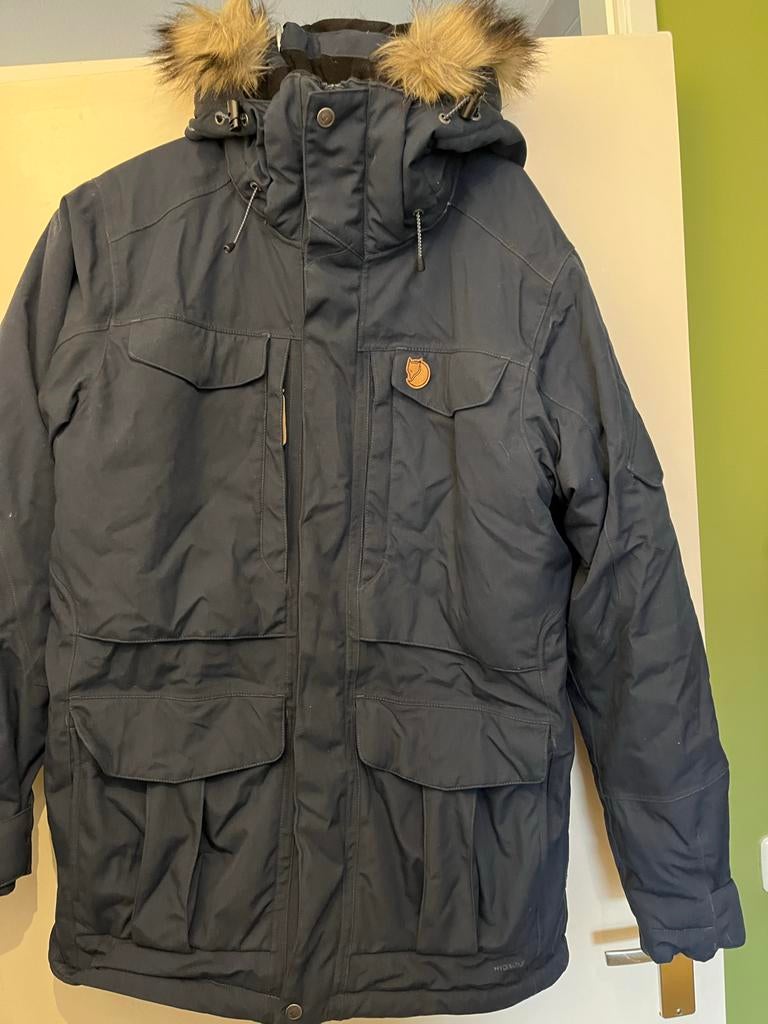 FjällRäven Yupik Parka M - Donkerblauw, Warm & Waterdicht, Ophalen, Zo goed als nieuw, Maat 48/50 (M), Blauw
