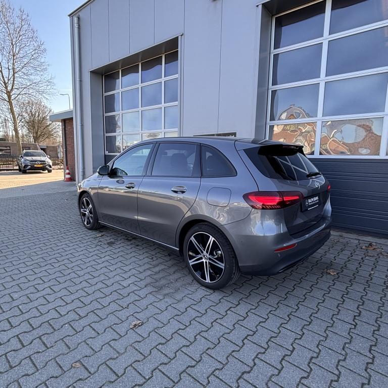 Mercedes-Benz B-Klasse B 200 (247.087) (bj 2025, automaat), Auto's, Mercedes-Benz, 1490 kg, Gebruikt, 4 cilinders, 163 pk