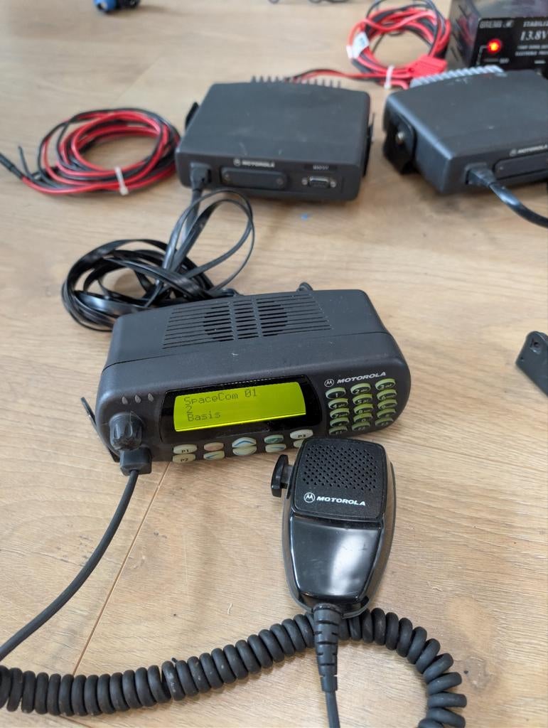 Motorola GM1280/ GM380 UHF mobilofoon, Telecommunicatie, Info@motorolacommunications.com, Zender en Ontvanger, Motorola weg 1,delft