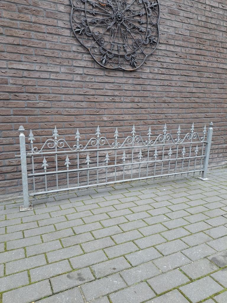 Heel mooi ijzeren gegalvaniseerd sierhekwerk 7m, Tuin en Terras, Tuinhekken en Hekwerk, Ophalen, IJzer, Sierhekwerk