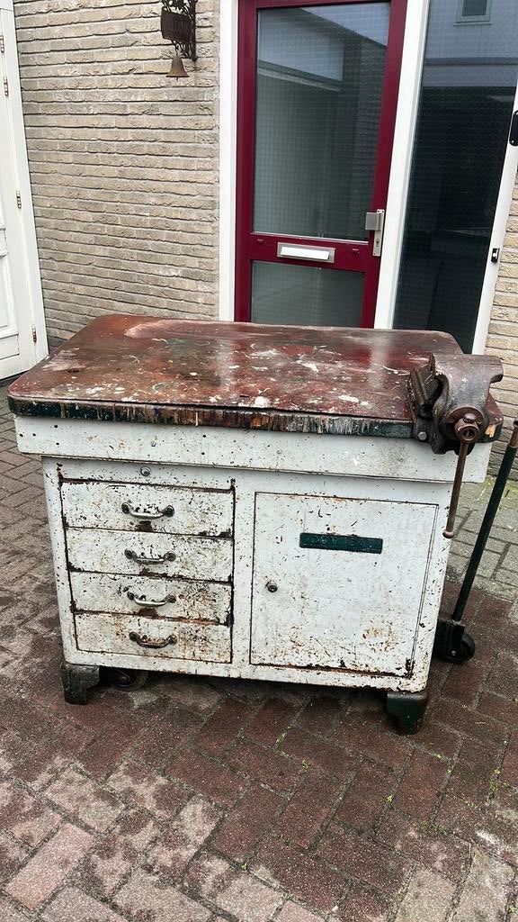 Dowidad werkbank met stroomaansluiting, Doe-het-zelf en Verbouw, Werkbanken, Ophalen, Gebruikt, 70 tot 120 cm, Bankschroef