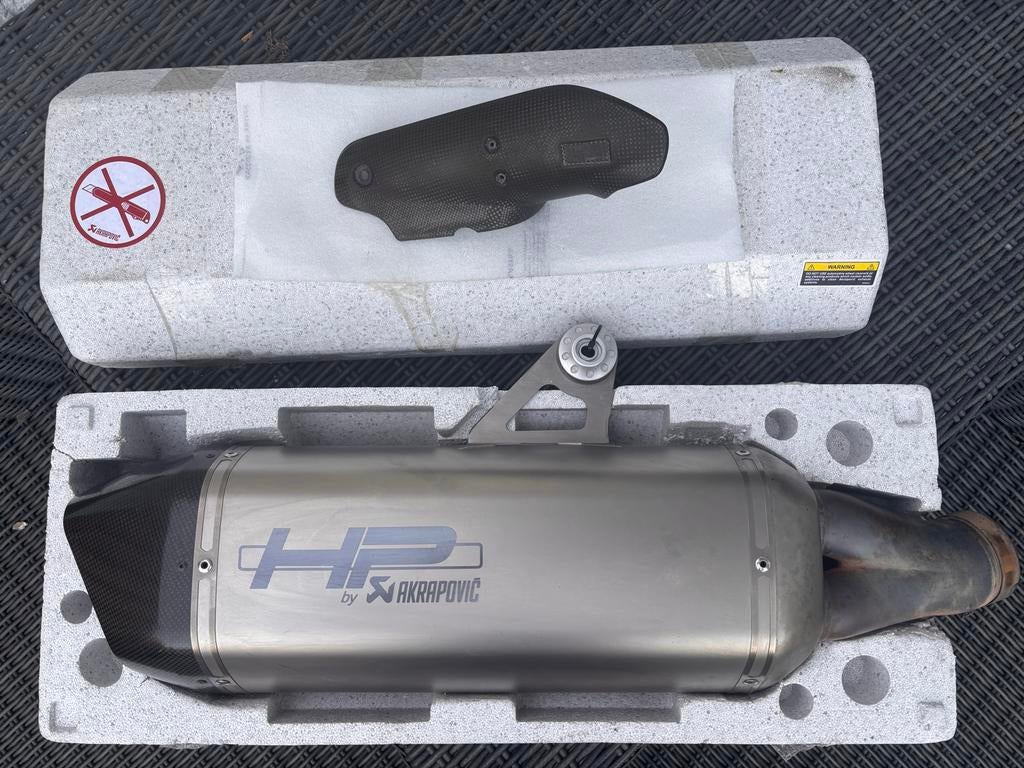 Akrapovic uitlaat voor R 1200 / 1250 GS (LC), Motoren, Ophalen, Gebruikt