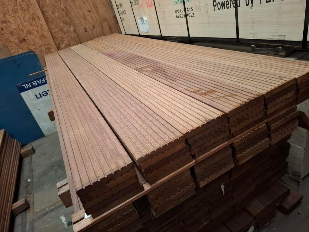 30 st hardhout vlonderplanken 245 cm bezorgen mogelijk, Ophalen, Nieuw, A, Hout