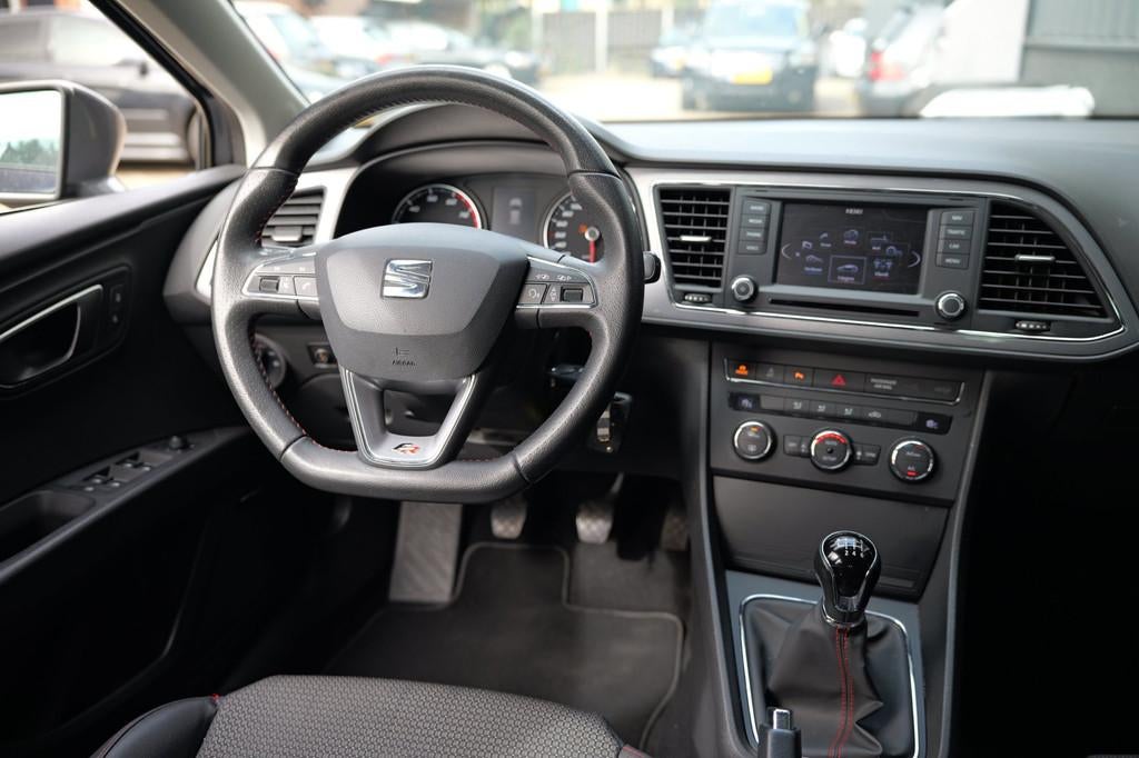 Seat Leon FR 1.4 TSI LM|Cruise|Airco|LED, Voorwielaandrijving, Gebruikt, Zwart, 4 cilinders