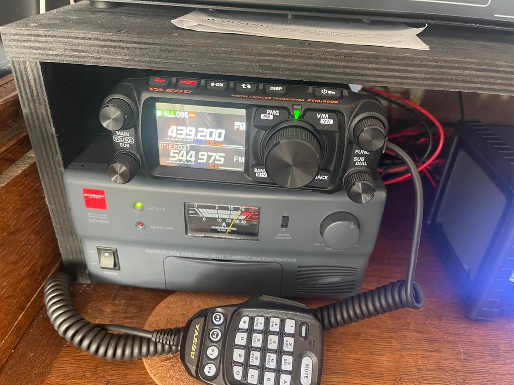 Zeer mooie Yaesu FTM 500, Telecommunicatie, Zenders en Ontvangers, Ophalen of Verzenden, Zo goed als nieuw