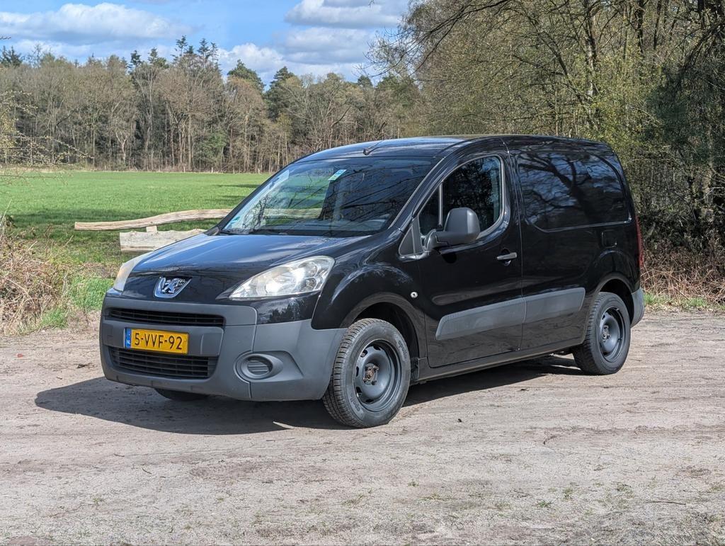 Peugeot Partner 1.6 HDI 55KW 2012, Voorwielaandrijving, Stof, 74 pk, Zwart