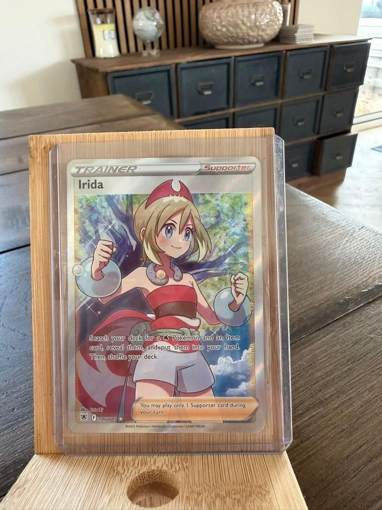 Pokemon trainer Irida, Ophalen of Verzenden, Zo goed als nieuw, Losse kaart, Foil