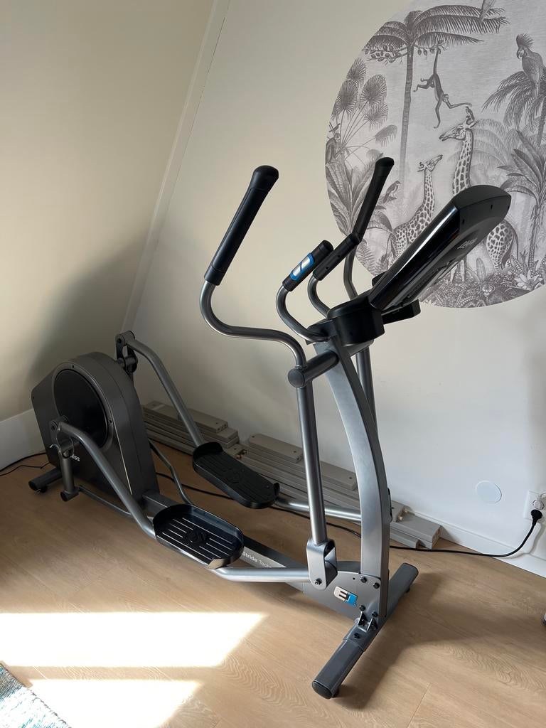 Life Fitness E1 Crosstrainer met Whisper Stride Technologie, Ophalen, Armen, Zo goed als nieuw, Crosstrainer