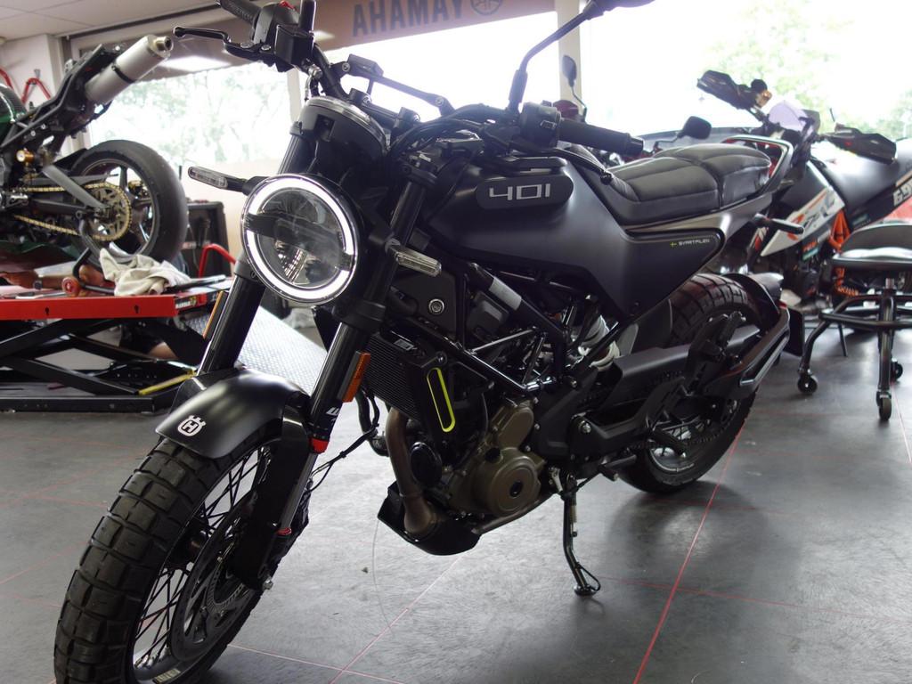 Husqvarna Tour Svartpilen 401, Motoren, Motoren | Husqvarna, Bedrijf, Toermotor, 12 t/m 35 kW, ABS, LED Verlichting