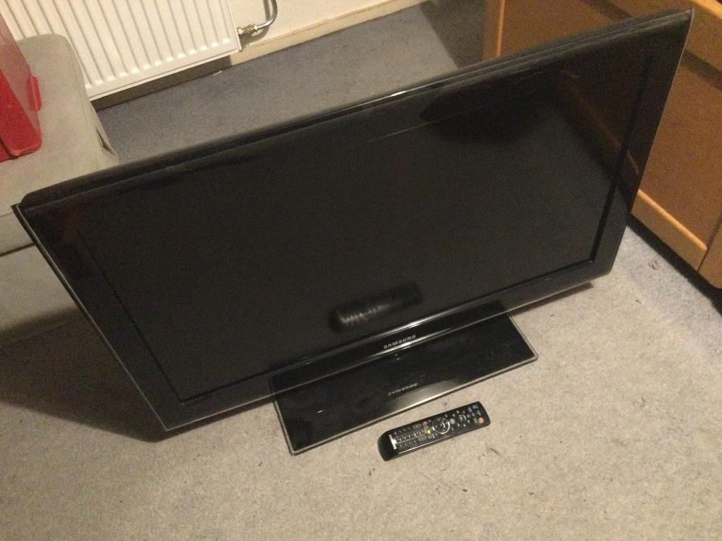 Lcd tv met afstandsbediening en scart., Ophalen, Philips, 50 Hz, Zo goed als nieuw