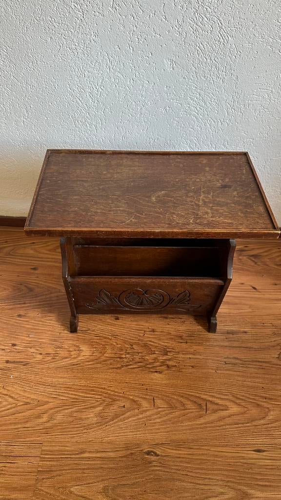 Bijzettafel met bak voor tijdschriften, Antiek en Kunst, Ophalen