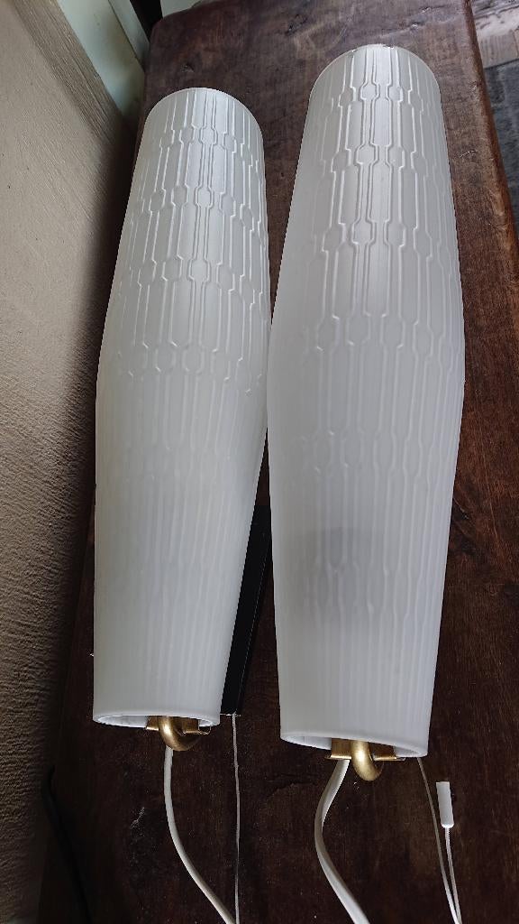 Zeldzaam Setje Wandlampen, Melkglas & Metaal, Peil & Putzler, Ophalen, Glas