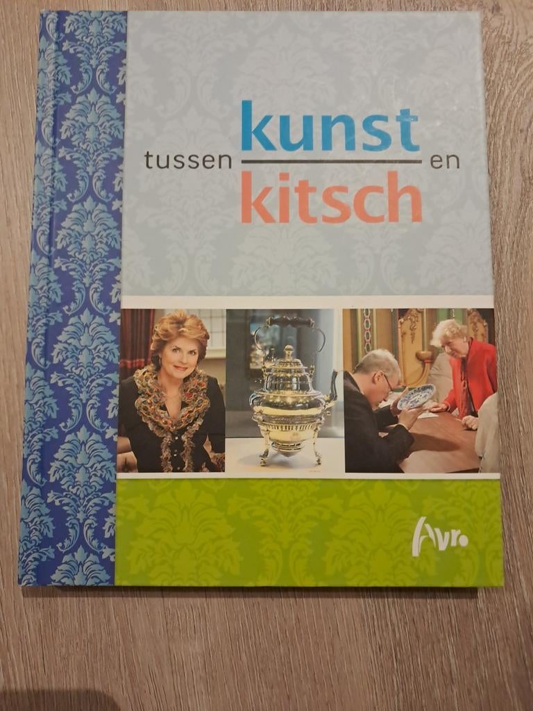 Kunst tussen Kitsch - AVRO Boek, Ophalen of Verzenden
