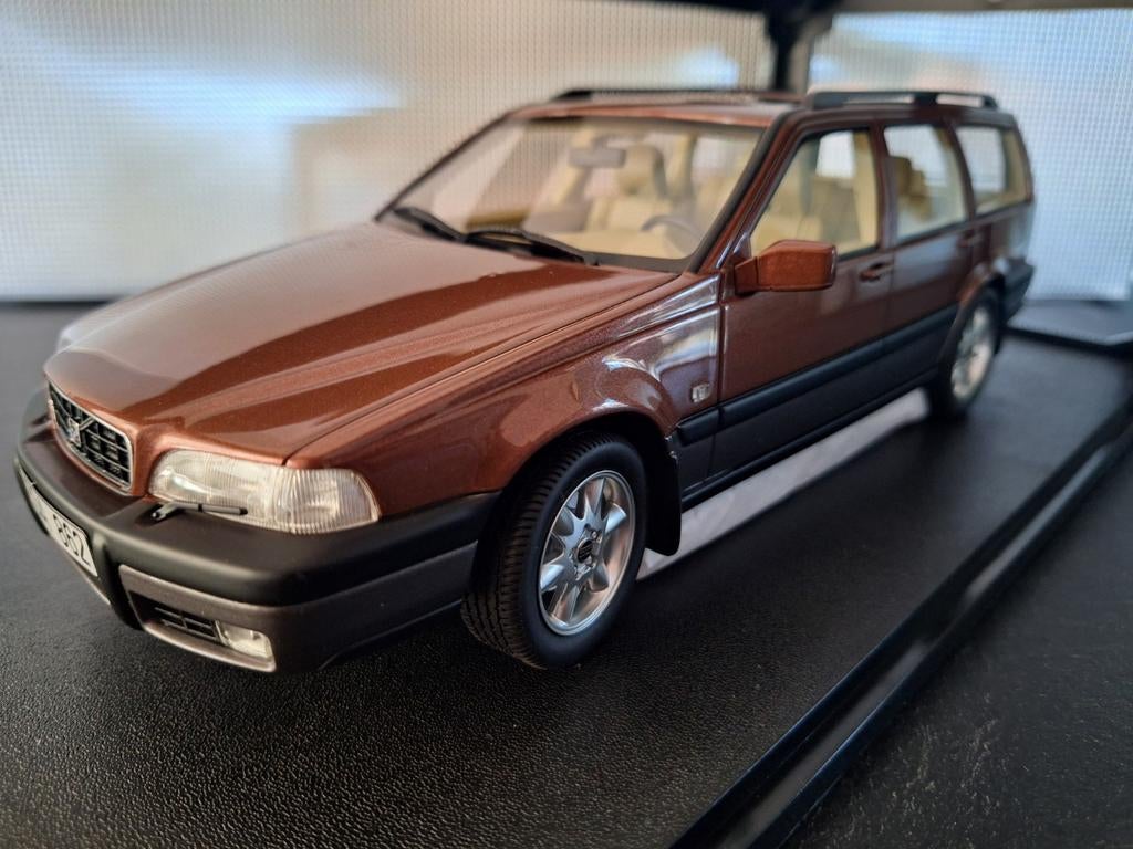 Volvo V70 XC Cross Country 1996-1999 Schaal 1:18, Overige merken, Auto, Cult, Nieuw
