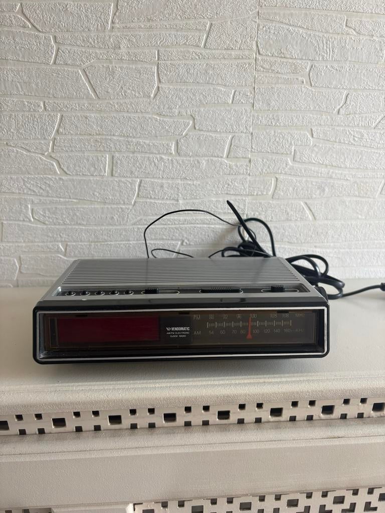 Vintage Vendomatic Wekkerradio AM/FM Jaren '80, Ophalen of Verzenden, Gebruikt, Radio