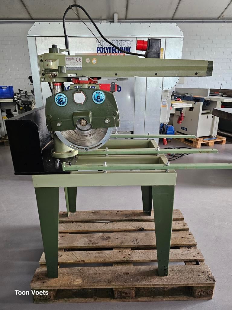 Afkortzaag Omga 600P3S Schuininstelbaar, Doe-het-zelf en Verbouw, Gereedschap | Zaagmachines, Gebruikt, Afkortzaag, 1200 watt of meer