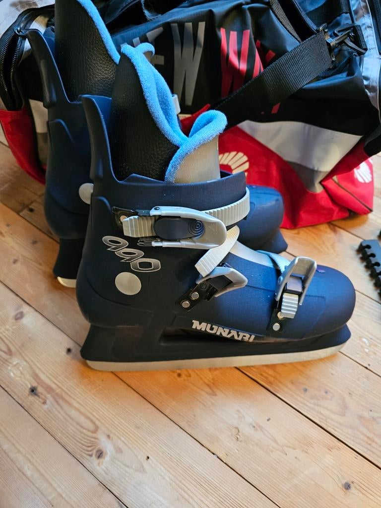 Munari S990 dames ijshockey schaatsen 39, Ophalen of Verzenden, Zo goed als nieuw, IJshockeyschaatsen, Overige merken