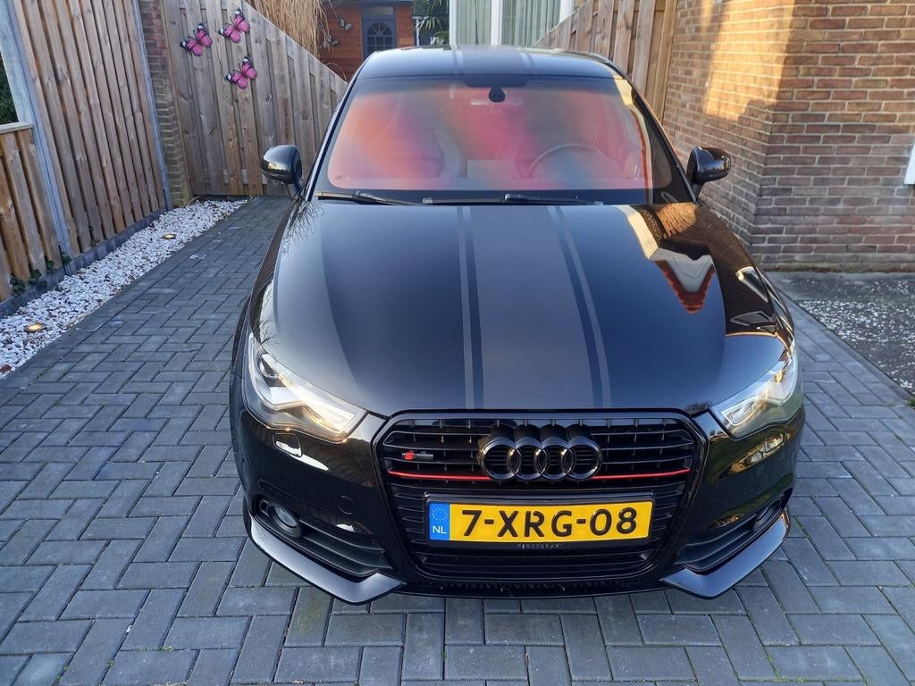 Audi a1 14 tfsi  sportback automaat 2014, Auto's, Audi, A1, Zwart, 4 cilinders, 150 pk