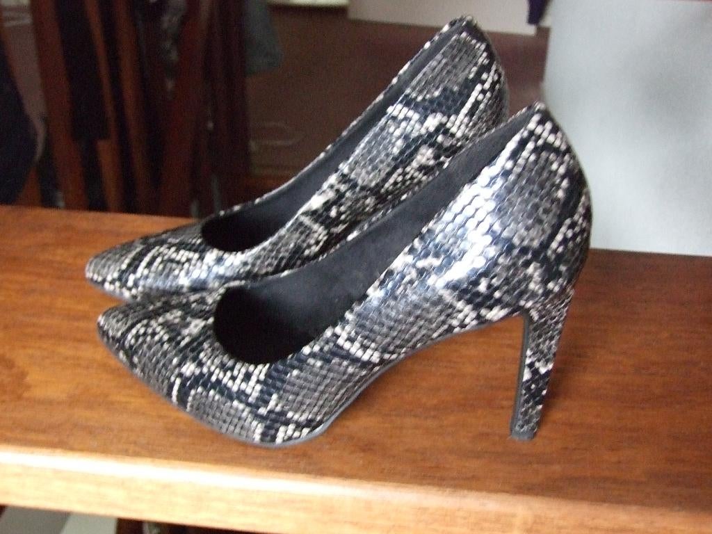 Marco Tozzi zgan dierprint zwarte pumps maat 37, Pumps, Overige kleuren, Marco Tozzi, Ophalen of Verzenden