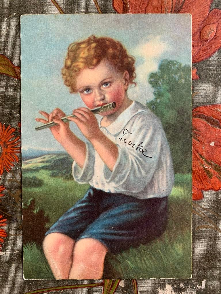Jongetje speelt dwarsfluit (SL), Ophalen of Verzenden, 1920 tot 1940, Gelopen, Kinderen