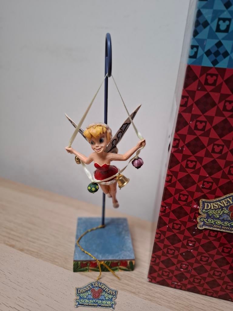 Tinker Bell 'Let the Season Ring' Disney Traditions beeldje, Ophalen of Verzenden, Peter Pan of Pinokkio, Zo goed als nieuw, Beeldje of Figuurtje