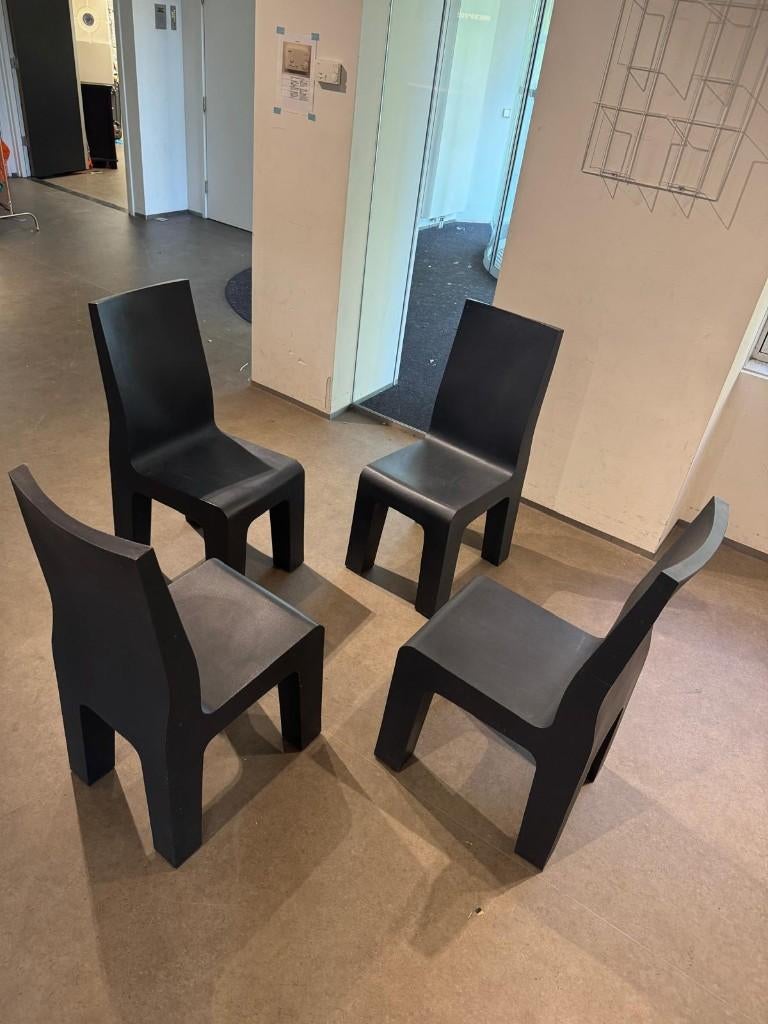Richard Hutten created this chair for Gispen, Ophalen, Kunststof, Gebruikt, Zwart