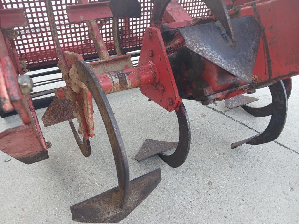 Spitmachine  sbo, Ophalen