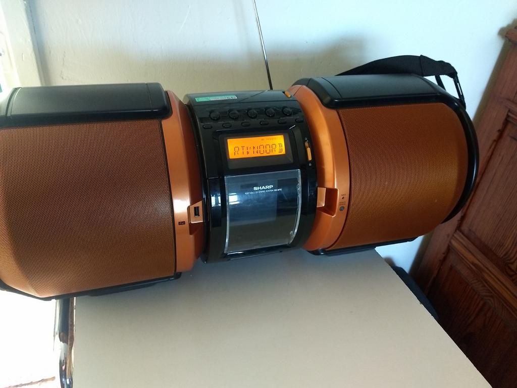 Goede Grote Sharp Radio met Cd speler GX-m10, Ophalen, Zo goed als nieuw