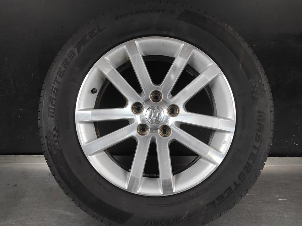 Velgen set + banden Suzuki Grand Vitara ( 225-65-R17 ), Gebruikt, Banden en Velgen, 17 inch, Ophalen of Verzenden