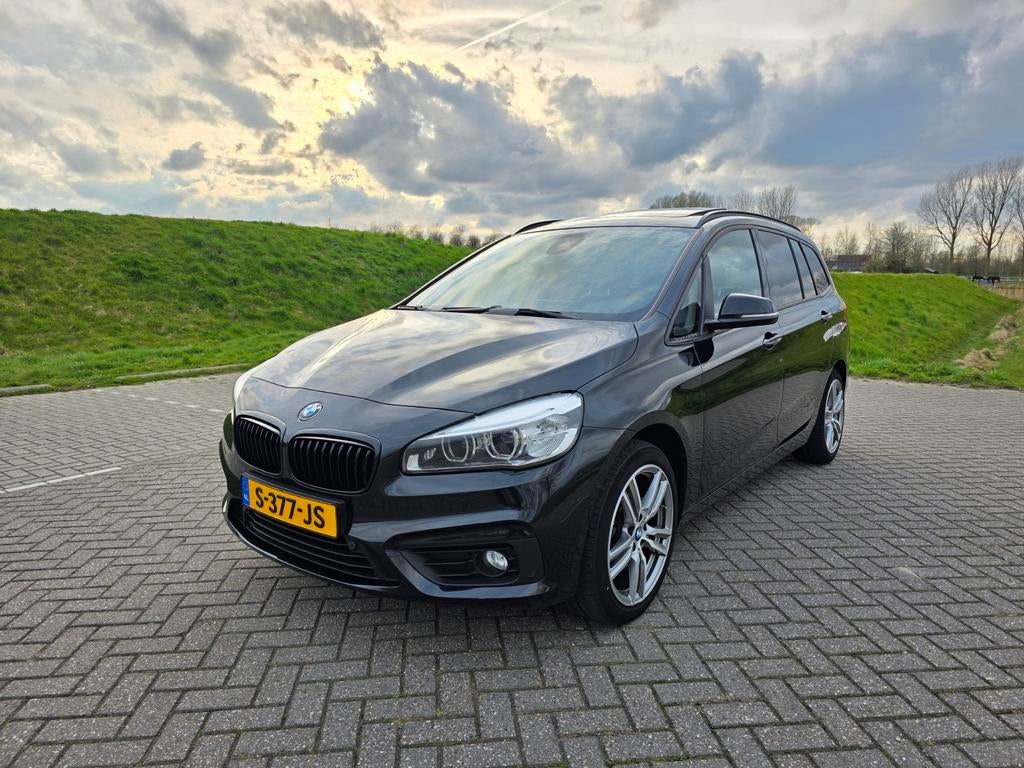 BMW 2 Serie Gran Tourer 218i F46, Automaat, Pano 7 persoons, Auto's, BMW, 136 pk, Zwart, 2-Serie Gran Tourer, Zwart