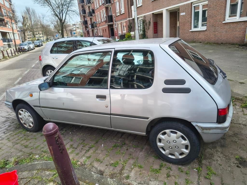 Peugeot 205 1.4 Generation 1997 Grijs, Auto's, Peugeot, Voorwielaandrijving, Zwart, 4 cilinders, Handgeschakeld