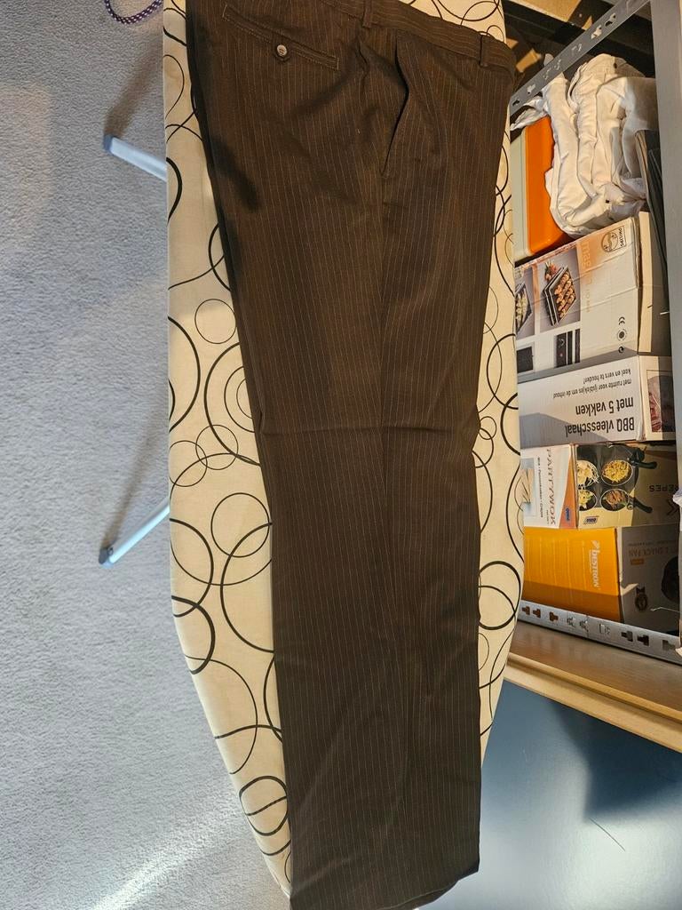 Bruin kostuum met subtiel streepje, maat 56, Ophalen of Verzenden, Zo goed als nieuw, Maat 56/58 (XL), Bruin