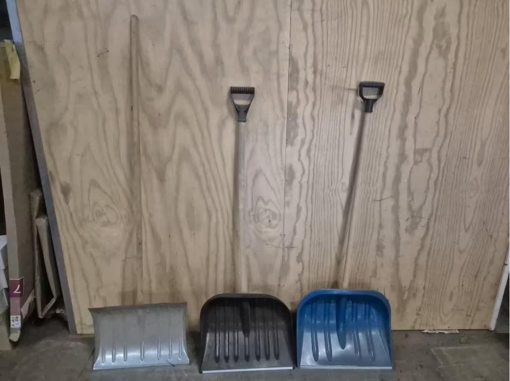 Sneeuwschep in verschillende kleuren/materiaal, Ophalen, Nieuw