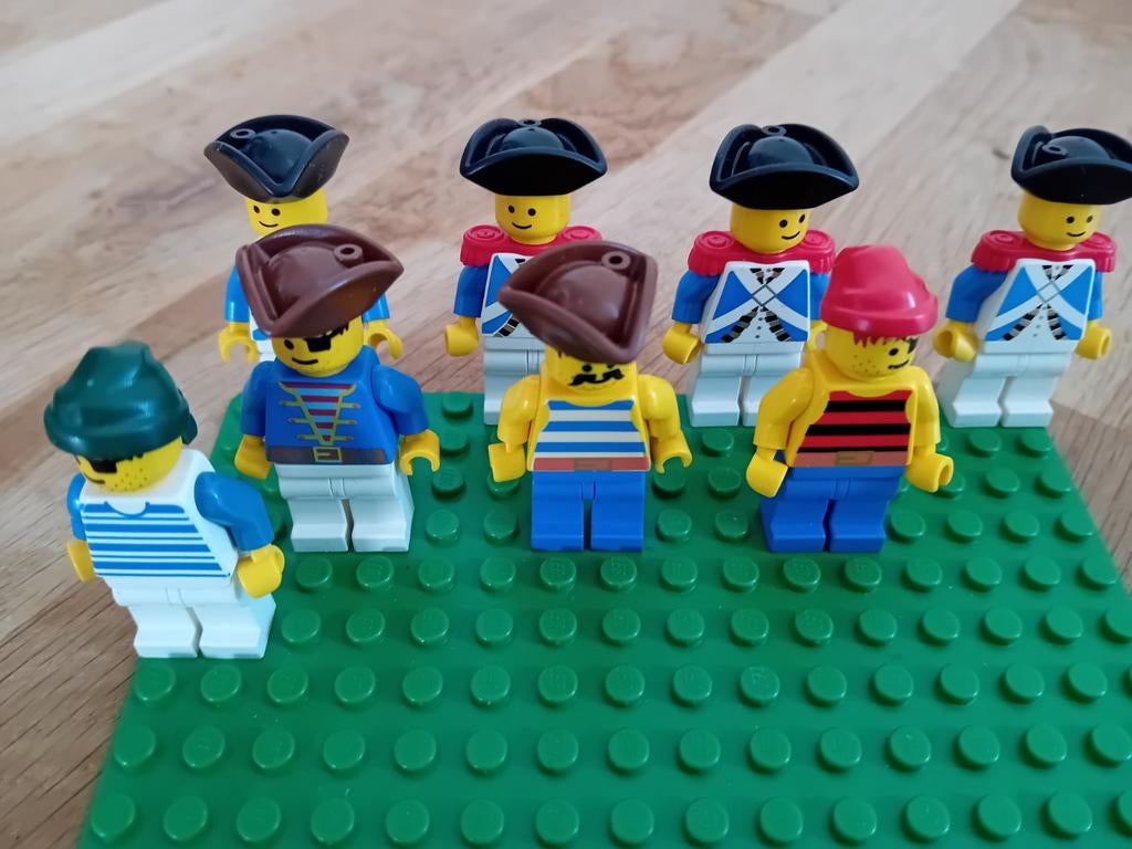 Lego inperials en piraten minifigs, Ophalen of Verzenden, Gebruikt, Losse stenen, Lego