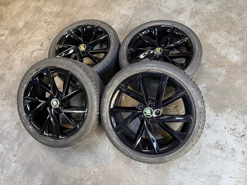 ✅ 19 inch Org Skoda Velgen 5x112 Octavia Superb Yeti Karoq, Auto-onderdelen, 19 inch, Gebruikt, Banden en Velgen, Ophalen of Verzenden