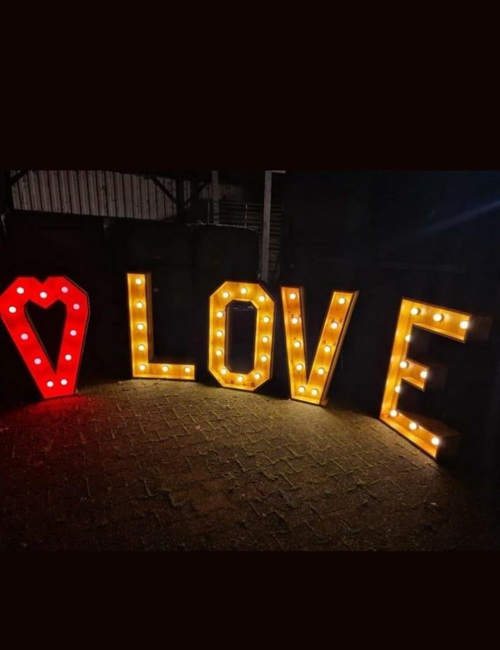 love letters verhuur bruiloft lichtletters huren, Hobby en Vrije tijd, Feestartikelen | Verhuur, Ophalen, Nieuw, Geboorte of Huwelijk