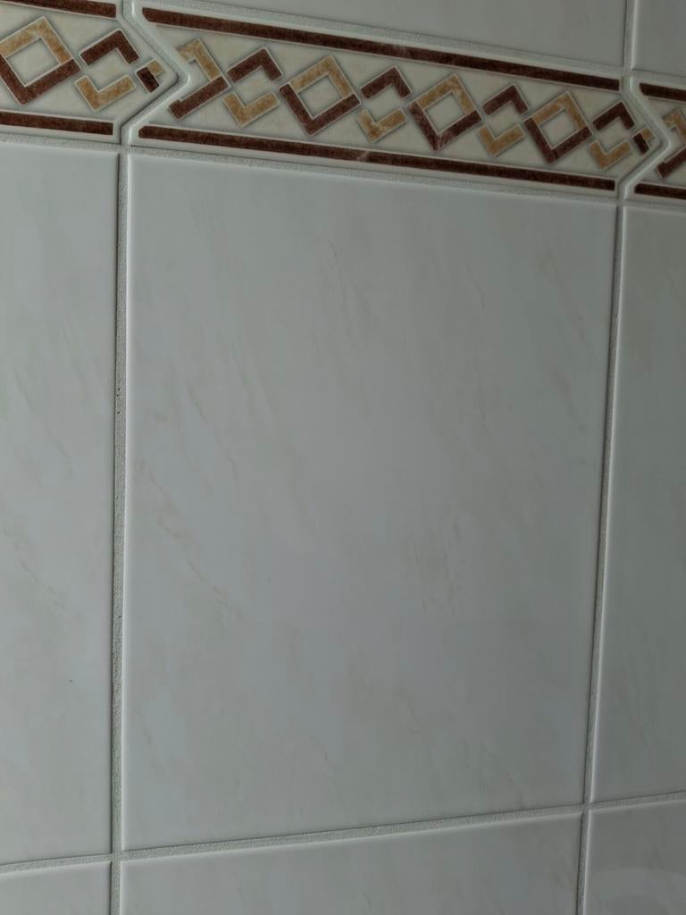 Gratis Witte badkamer tegels, Doe-het-zelf en Verbouw, Tegels, Ophalen, Keramiek, Nieuw, Minder dan 5 m²