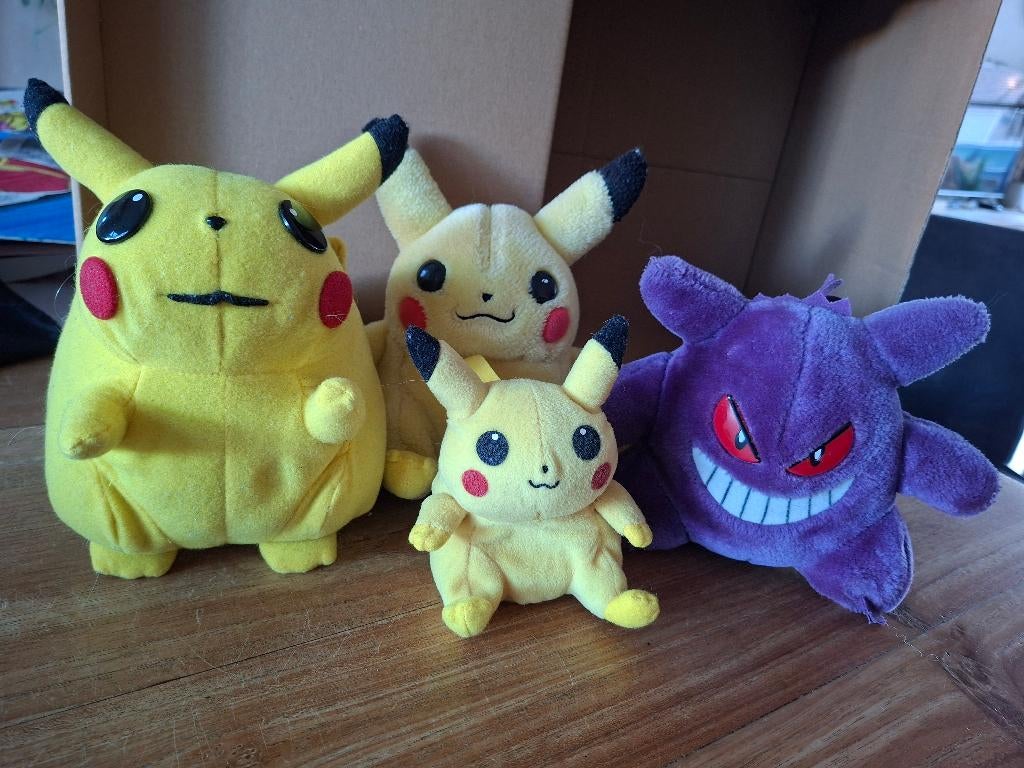 4 Vintage pokemon knuffels Pikachu en Gengar, Ophalen of Verzenden, Zo goed als nieuw, Overige typen