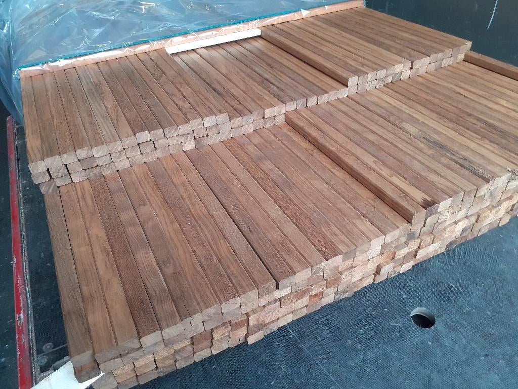 1365m1 Thermo Fraké latten 18x25mm - 300 stuks > 395 cm, Planken, Nieuw, Ophalen of Verzenden, Hardhout